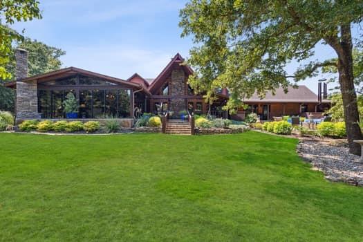 Emerald Sound At Lake Lewisville - Residential