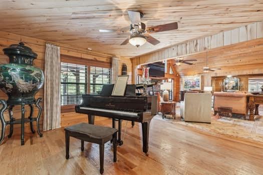 Emerald Sound At Lake Lewisville - Residential