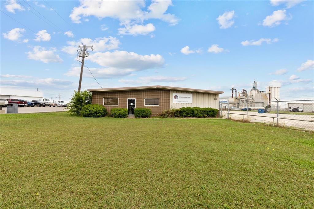 A MC BRAYER - Commercial Sale