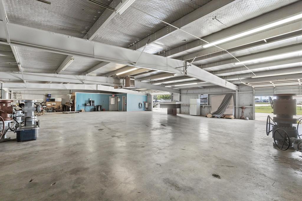 A MC BRAYER - Commercial Sale