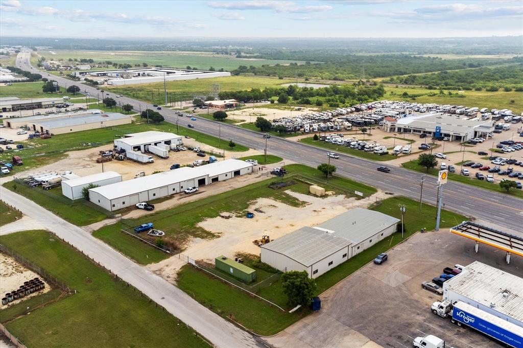 A MC BRAYER - Commercial Sale