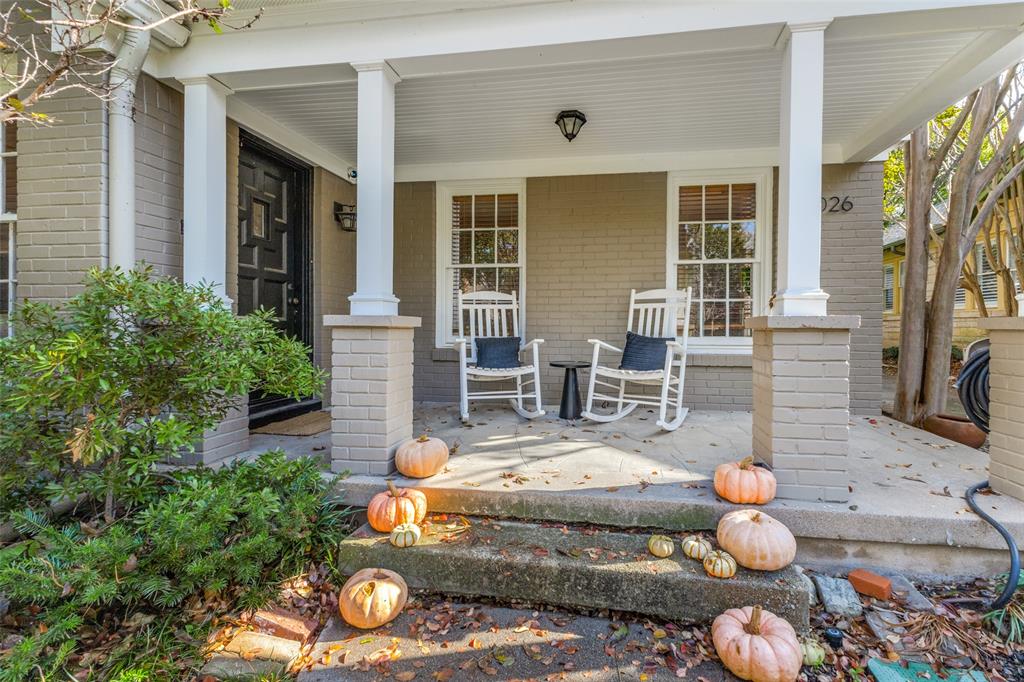 1026 N Winnetka Avenue