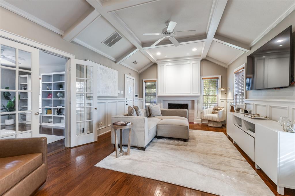 1026 N Winnetka Avenue