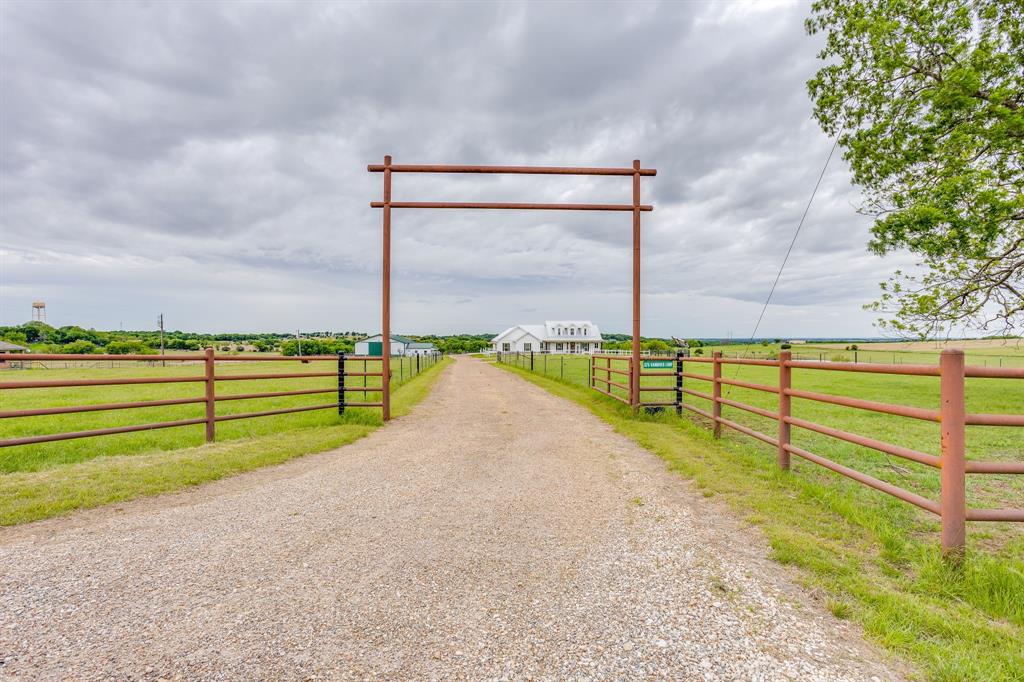 375 J B Vandiver Loop