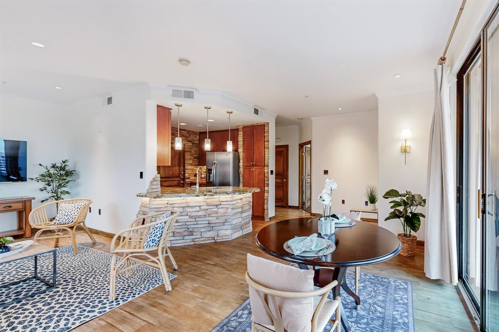 330 Las Colinas Boulevard E 1320