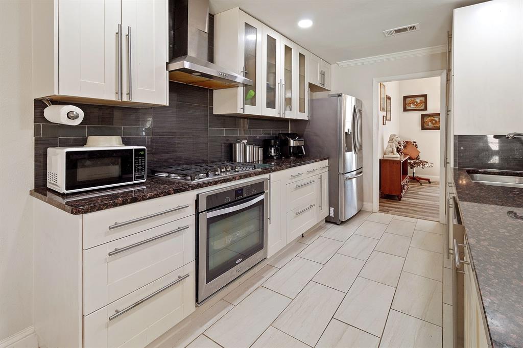 1410 Adam Place