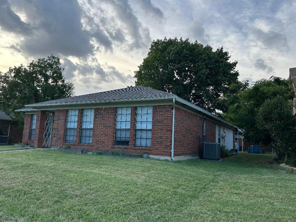 823 Blue Oak Dr Drive