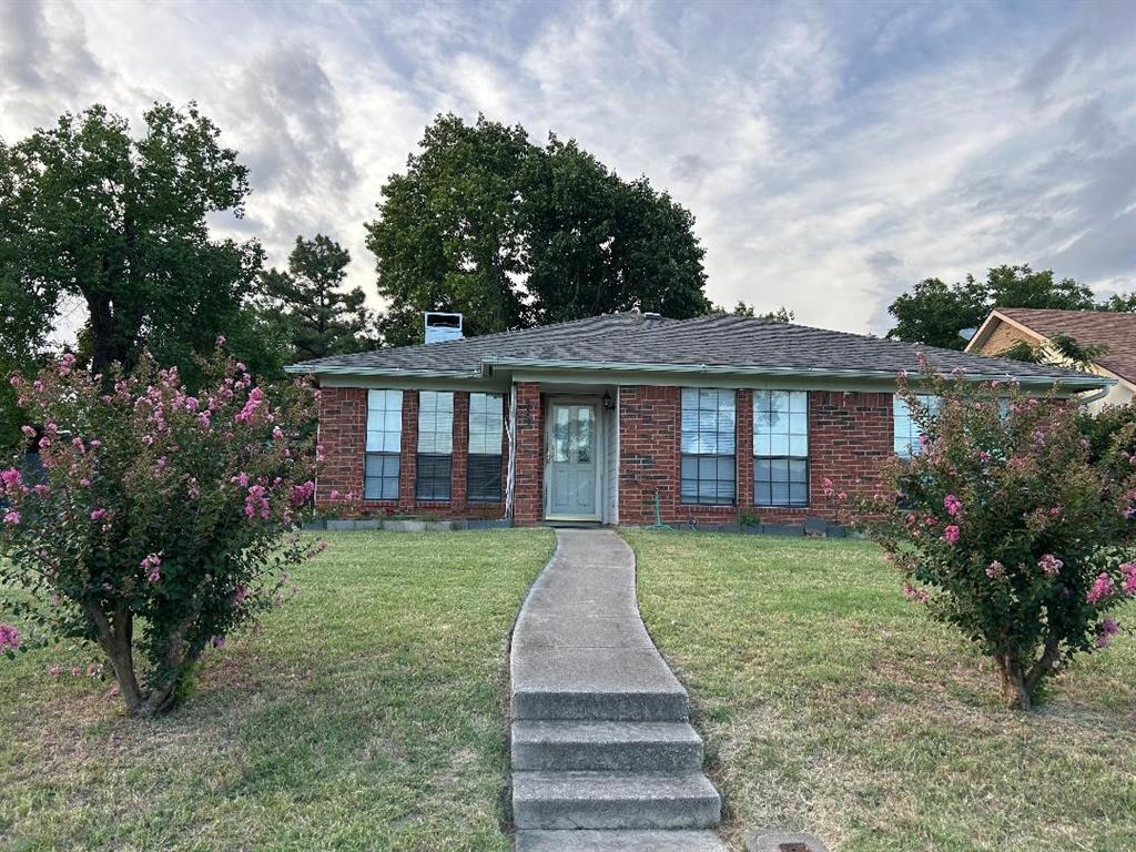 823 Blue Oak Dr Drive