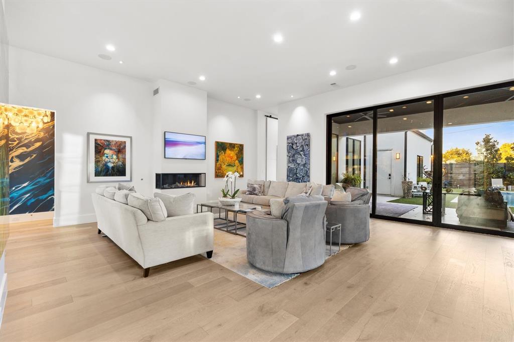 Hilltop Homes Rev - Residential Lease