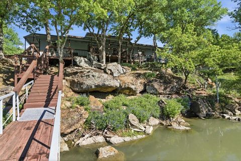 Photo of 1069 Kennon Point, Palo Pinto, TX 76484 (MLS # 21233083)