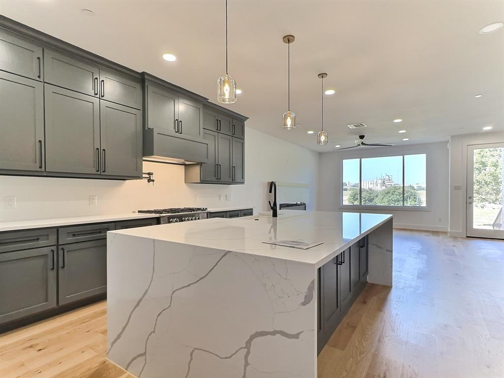 404 Vista Buena Trail