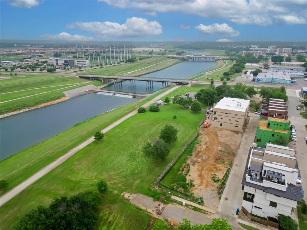 404 Vista Buena Trail