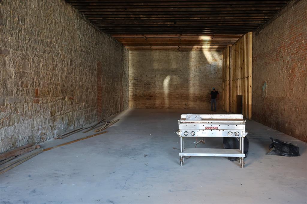 Lynch - Commercial Sale