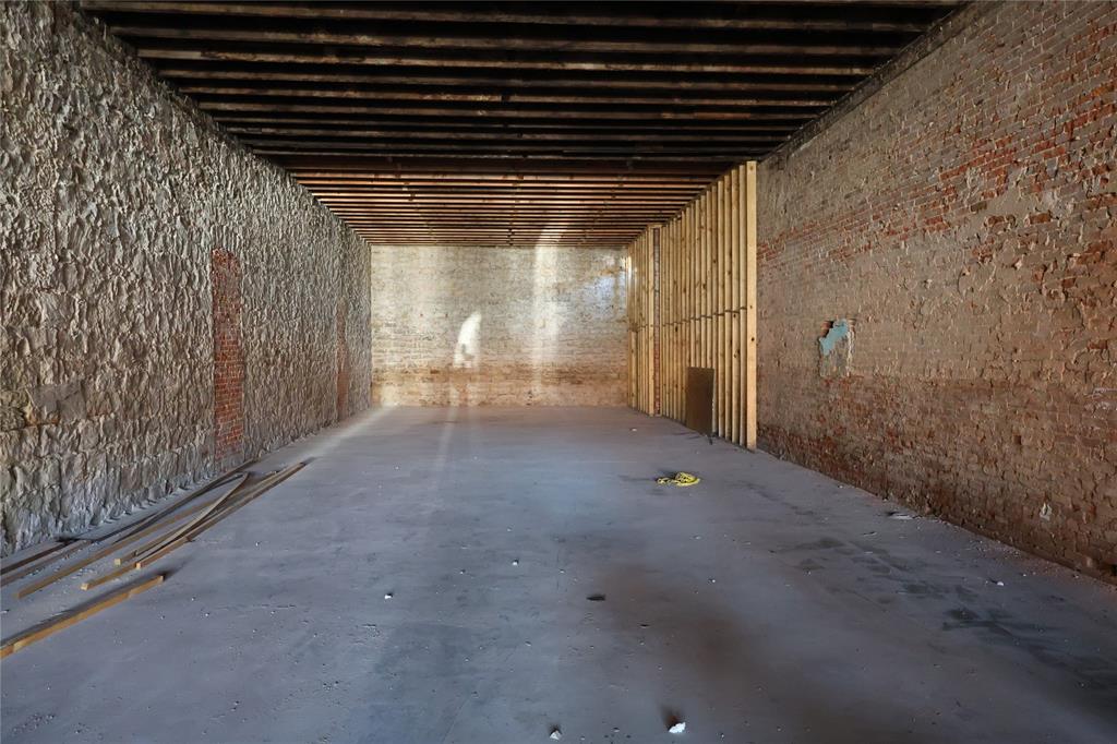 Lynch - Commercial Sale