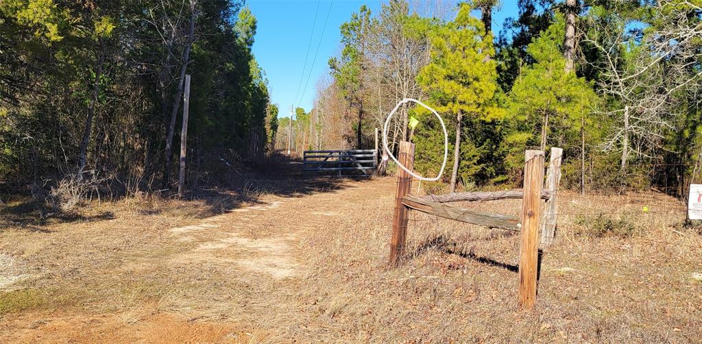 00 Private Road 7493