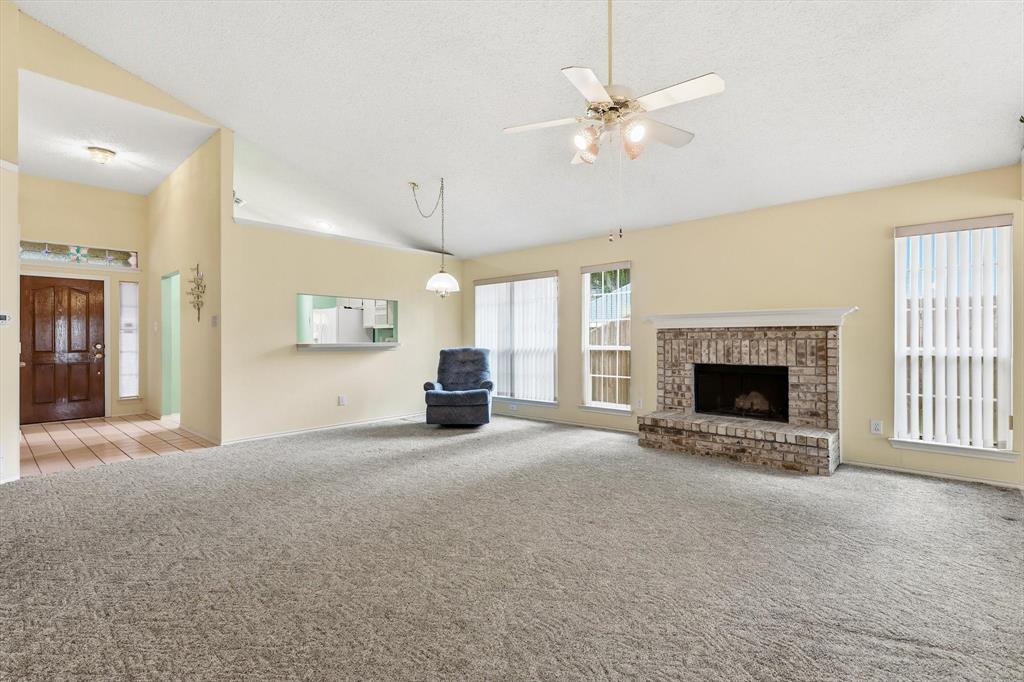 2703 Old English Court
