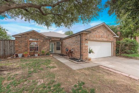 1053 Pullman Drive Saginaw TX 76131
