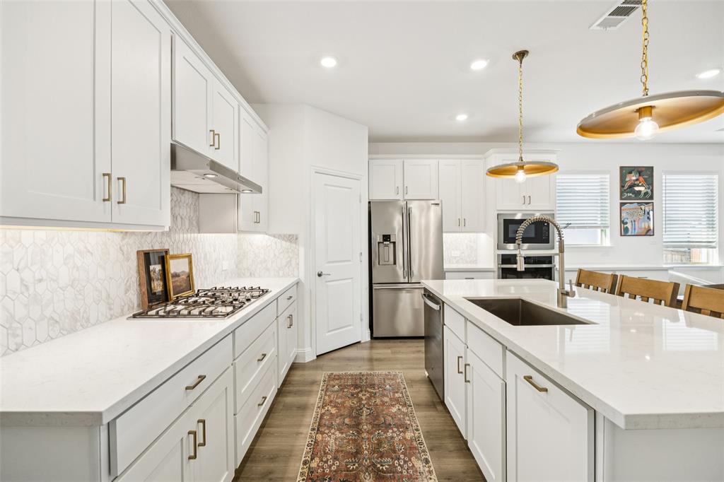 208 Castle Rock Drive