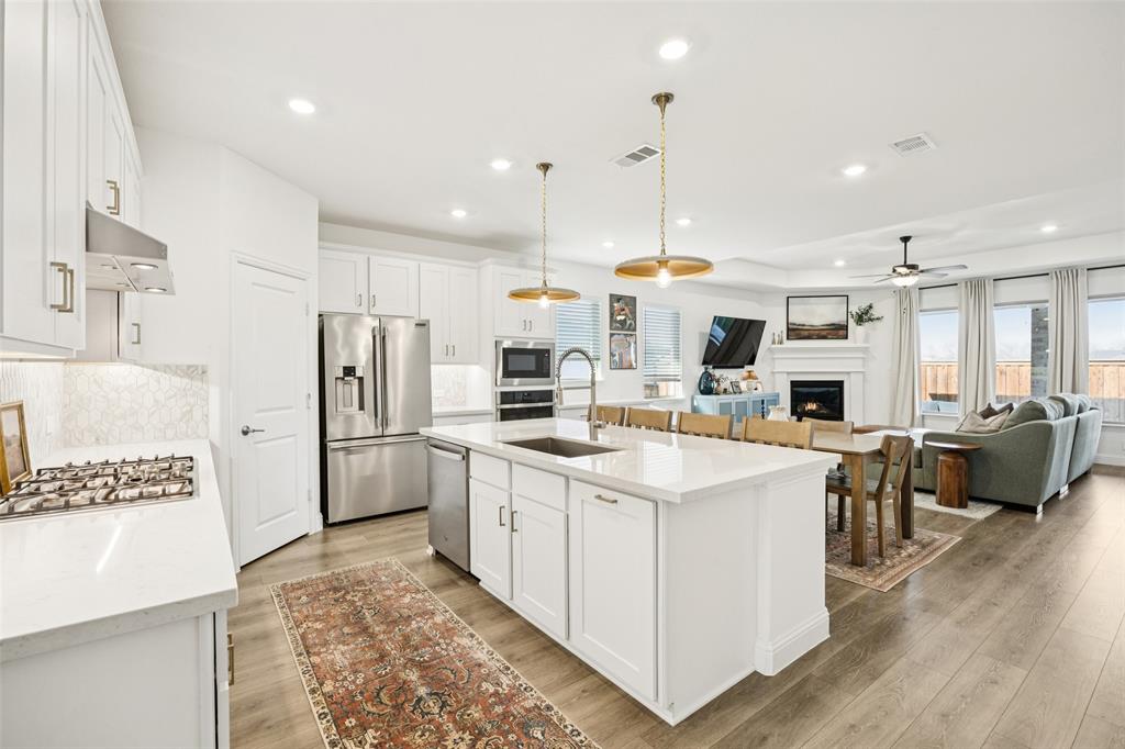 208 Castle Rock Drive