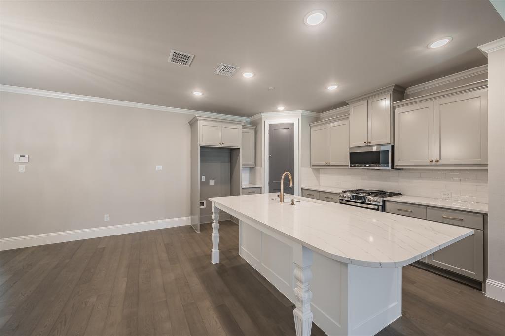 305 Sunset Lane 102