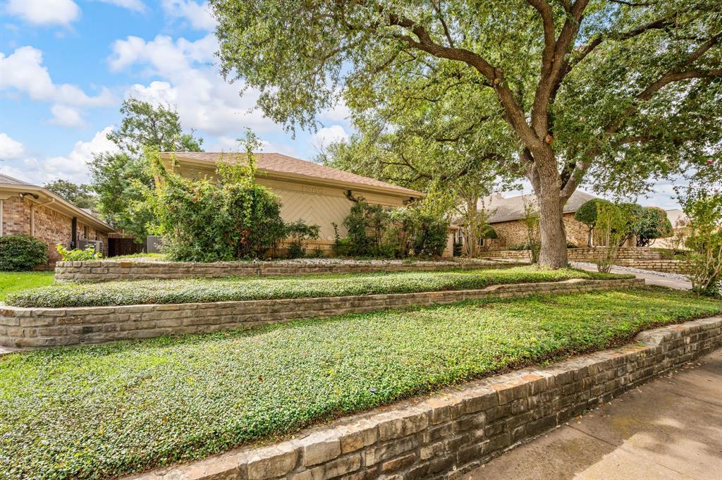 1700 Saxon Drive