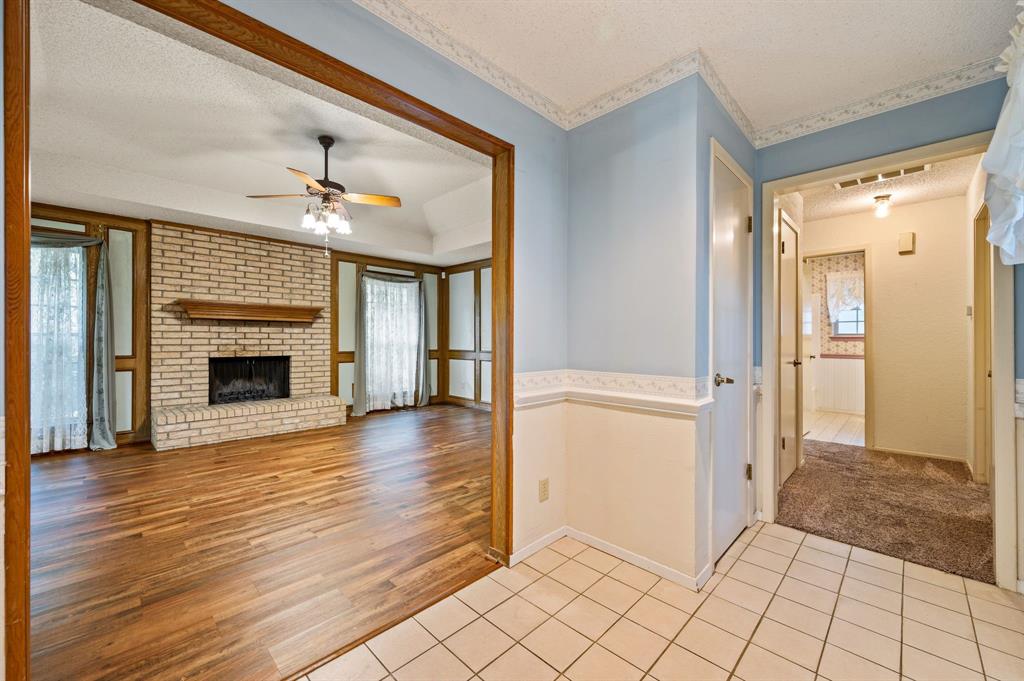 1700 Saxon Drive