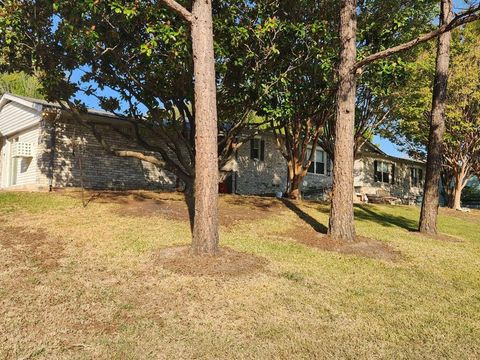 A home in West Tawakoni