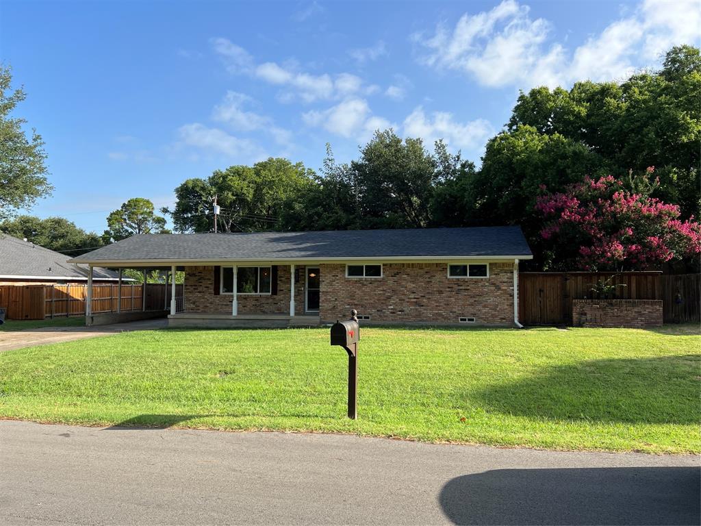 Photo 1 of 26 — 607 Cain Street, Lake Dallas, TX 75065