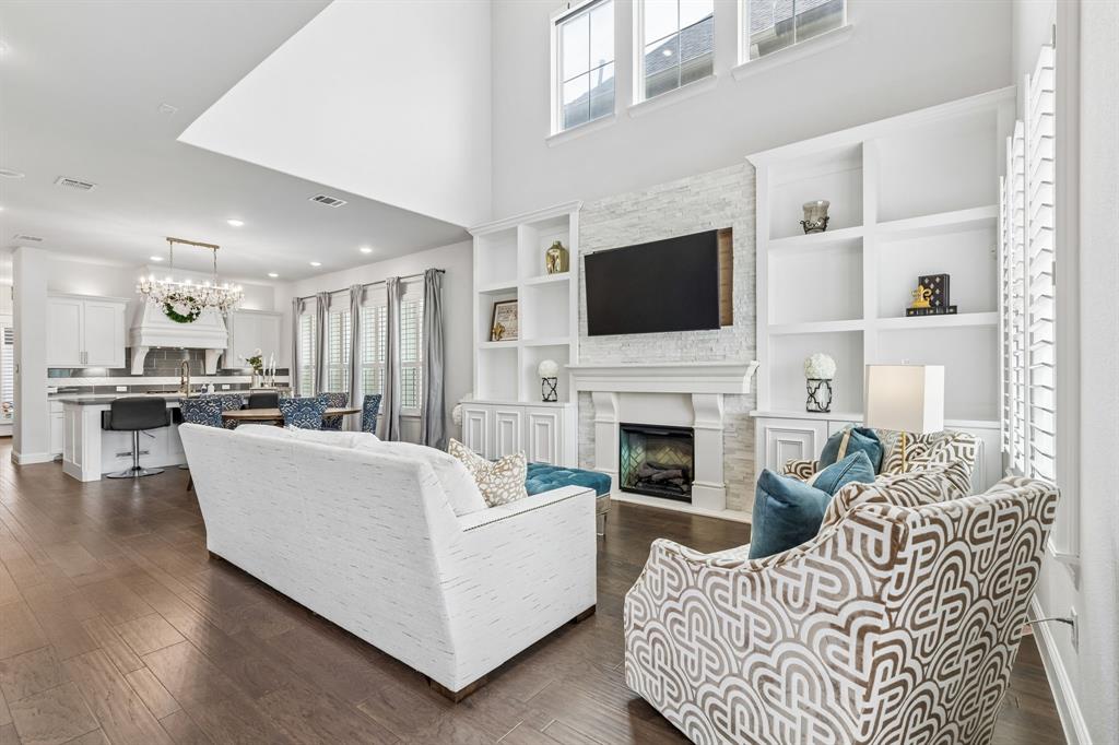 2853 Waverly