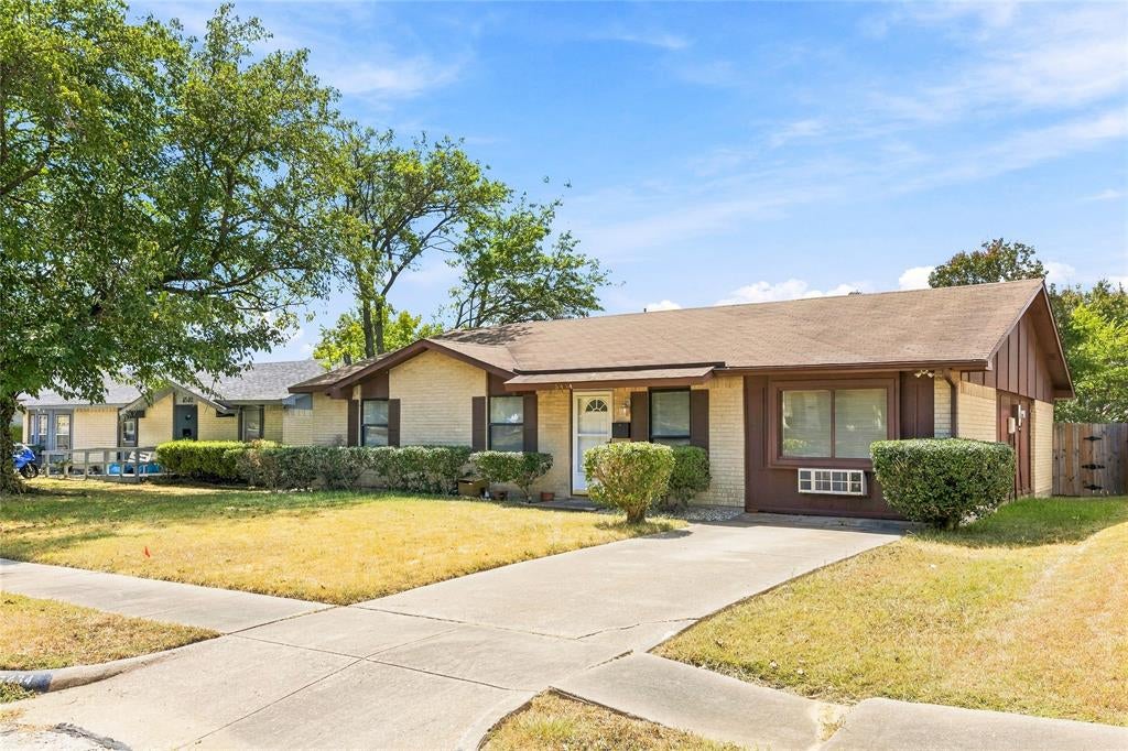 5434 Laredo Lane
