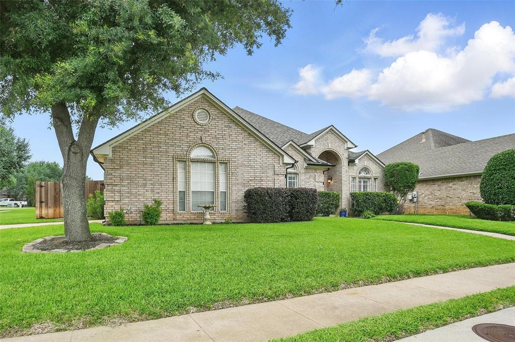 2300 Glenmoor Drive