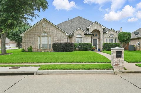 2300 Glenmoor Drive Arlington TX 76001