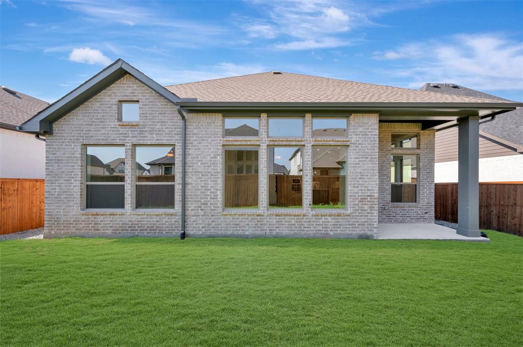 4216 Silver Spur Court
