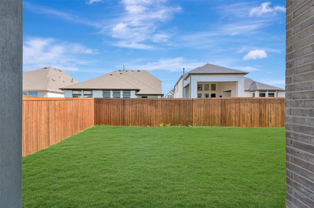 4216 Silver Spur Court