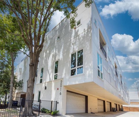 2016 N Fitzhugh Avenue 101 Dallas TX 75204