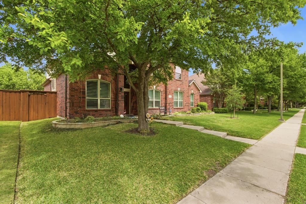 Photo of 1623 Clarke Springs Drive, Allen, TX 75002 (MLS # 21247159)