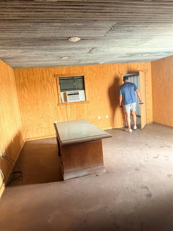 Wolters Indust P - Commercial Sale