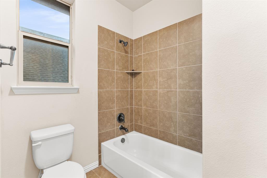 STONE HALLOW - Residential Lease