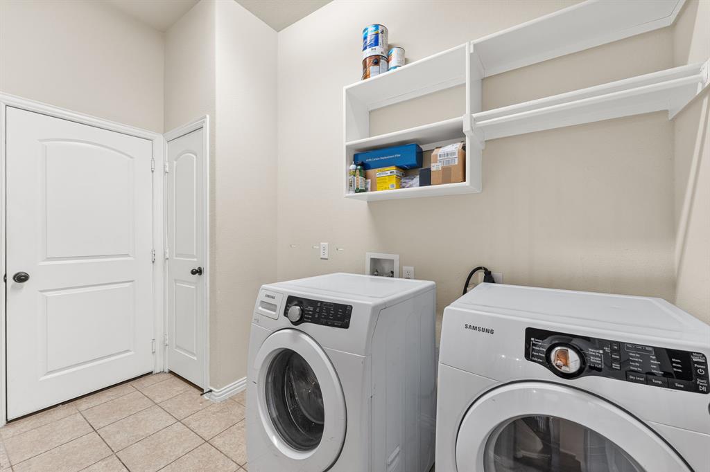 STONE HALLOW - Residential Lease