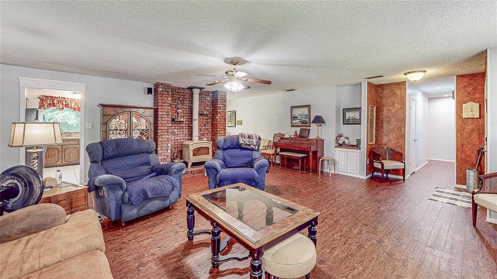 10203 Crestview Drive