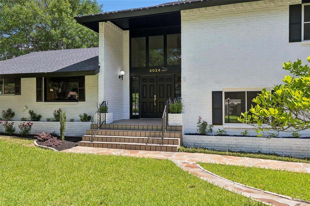Photo of 4024 Diamond Loch W, North Richland Hills, TX 76180 (MLS # 21281469)
