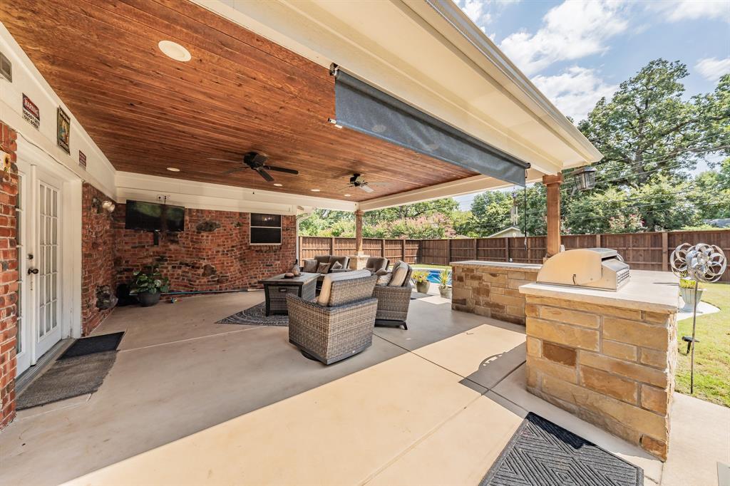 833 W Cheryl Avenue