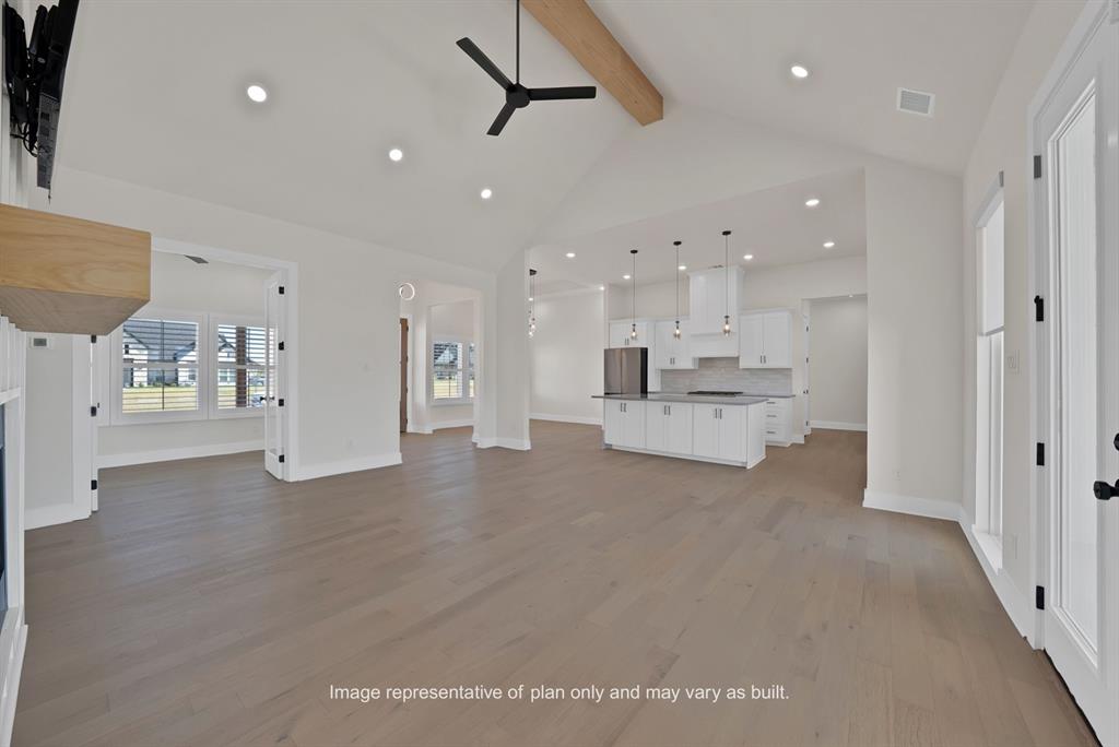 LOT 4 BLK D MATTHEWS FARMS ADDN PH 2 1.079 AC - Residential