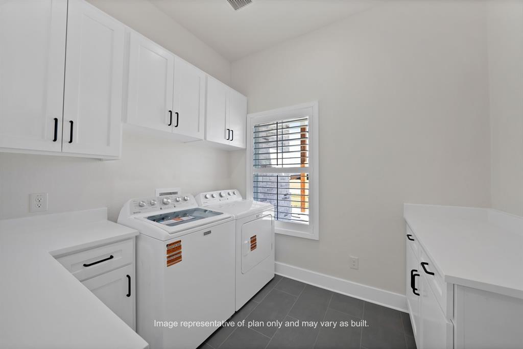 LOT 4 BLK D MATTHEWS FARMS ADDN PH 2 1.079 AC - Residential