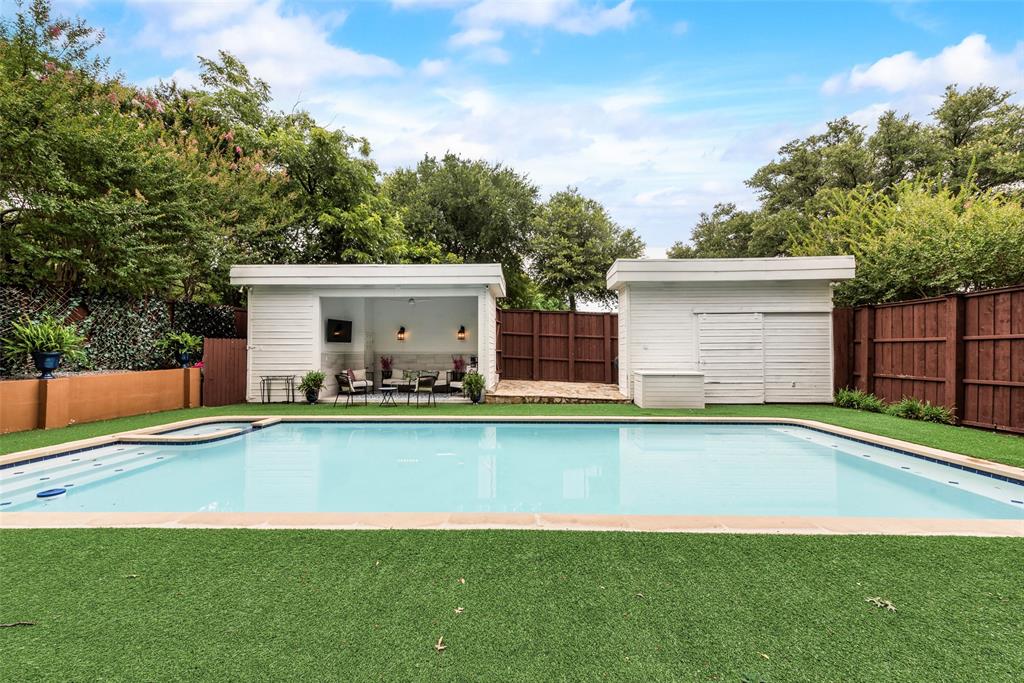 9315 Moss Circle Drive