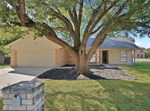 5300 Stagetrail Drive Arlington TX 76017