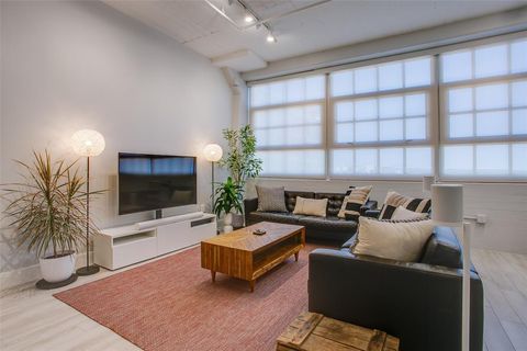 Photo of 2600 W 7th Street #2614, Fort Worth, TX 76107 (MLS # 21196890)