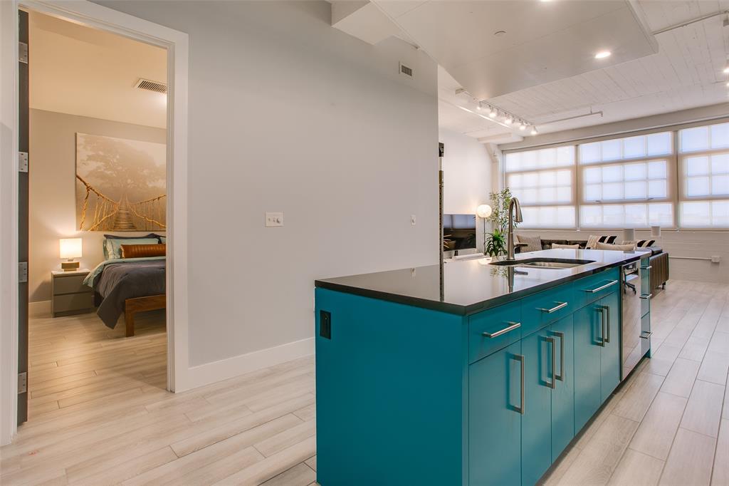 One Montgomery Plaza Residence Condo - Residential