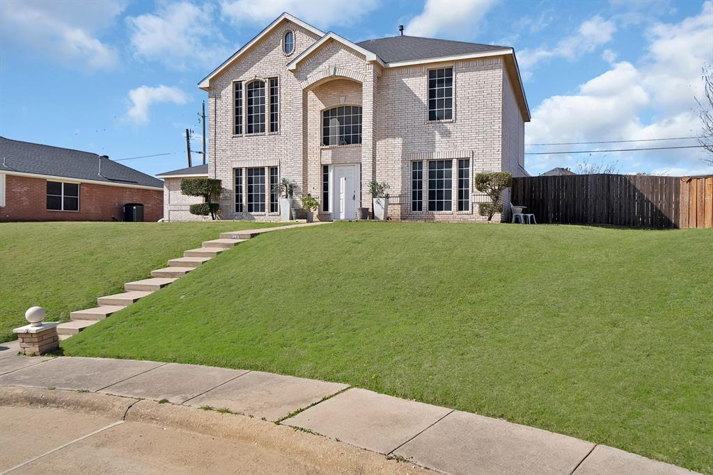 745 Woodridge Drive