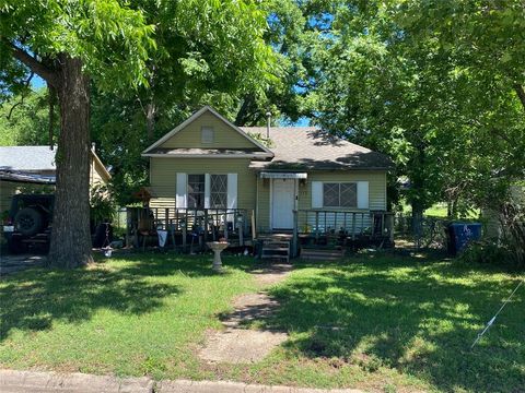 513 W Coffin Street Denison TX 75020